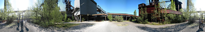 Platz zwischen zwei Hochöfen im Landschaftspark Nord, Duisburg